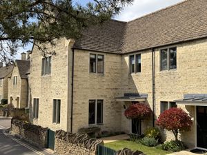 Top floor sitting room- click for photo gallery